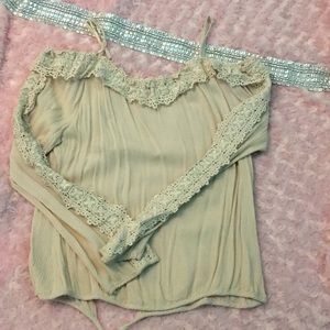 LACE OFF THE SHOULDER TOP